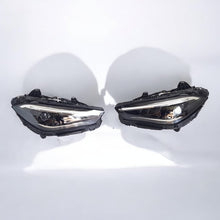 Laden Sie das Bild in den Galerie-Viewer, Frontscheinwerfer Mercedes-Benz Coupe A2369065400 LED Rechts oder Links