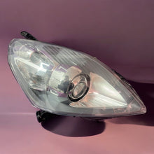 Laden Sie das Bild in den Galerie-Viewer, Frontscheinwerfer Opel Zafira B 301214282 Xenon Ein Stück (Rechts oder Links) SCH5159818055mg