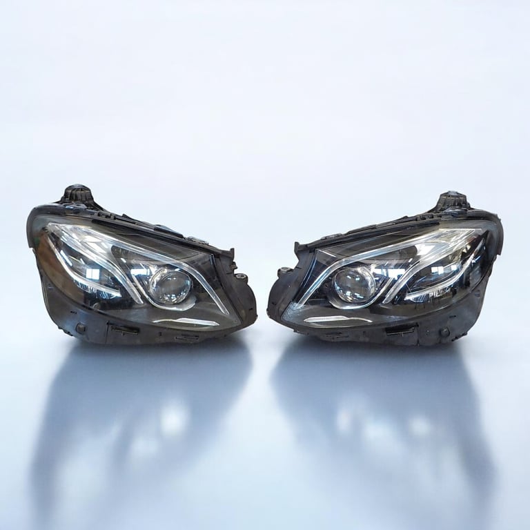 Frontscheinwerfer Mercedes-Benz W213 A2139067506 Ein Stück (Rechts oder Links) SCH9470110985yz