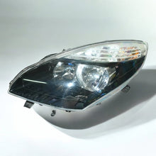 Laden Sie das Bild in den Galerie-Viewer, Frontscheinwerfer Renault Scenic 260609246R Links Scheinwerfer Headlight