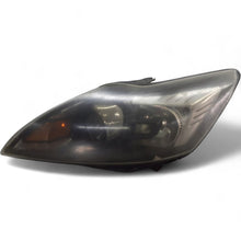 Laden Sie das Bild in den Galerie-Viewer, Frontscheinwerfer Ford Focus 8M51-13D153-CD Ein Stück (Rechts oder Links) SCH7061618701av