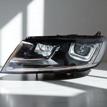 Load image into Gallery viewer, Frontscheinwerfer VW Touareg 7P1941033A Xenon Links Scheinwerfer Headlight