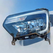 Load image into Gallery viewer, Frontscheinwerfer Renault Master 26060789 Links Scheinwerfer Headlight