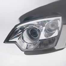 Laden Sie das Bild in den Galerie-Viewer, Frontscheinwerfer Opel Antara Xenon Links Scheinwerfer Headlight