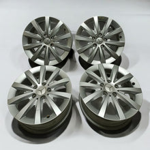 Laden Sie das Bild in den Galerie-Viewer, 4x Alufelge 16 Zoll 6.5" 5x112 49ET Glanz Silber A2464010202 Mercedes-Benz FEL3433649131wb