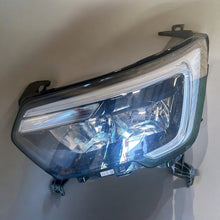 Load image into Gallery viewer, Frontscheinwerfer Renault Master 260607867R LED Links Scheinwerfer Headlight