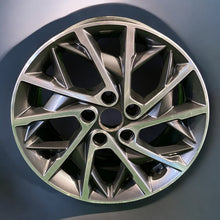 Laden Sie das Bild in den Galerie-Viewer, 1x Alufelge 17 Zoll 7.0&quot; 5x114.3 52910-F2CA0 Hyundai Elantra Rim Wheel