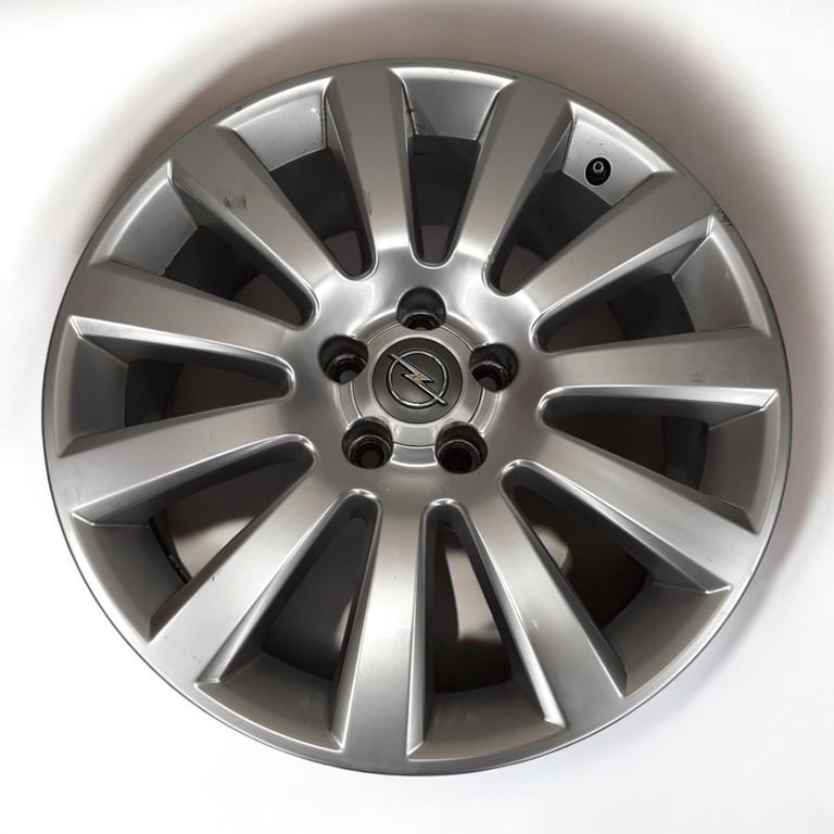 1x Alufelge 18 Zoll 7.5" 5x110 37ET Glanz Silber 13215494 Opel Zafira B FEL3904182428nh