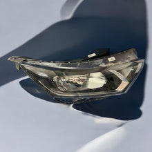 Load image into Gallery viewer, Frontscheinwerfer Hyundai I20 92102-Q0050 Rechts Scheinwerfer Headlight