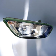 Load image into Gallery viewer, Frontscheinwerfer Hyundai I20 92102-4P500 Rechts Scheinwerfer Headlight