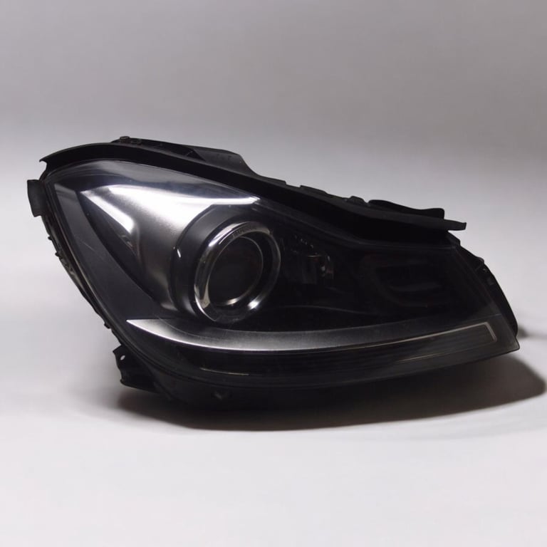 Frontscheinwerfer Mercedes-Benz W204 A2048204439 Xenon Rechts Headlight