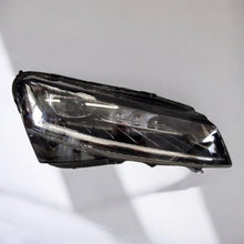 Load image into Gallery viewer, Frontscheinwerfer Skoda Superb III LED Rechts Scheinwerfer Headlight
