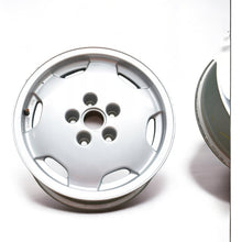 Laden Sie das Bild in den Galerie-Viewer, 1x Alufelge 15 Zoll 7.5&quot; 5x112 35ET Glanz Silber 441601025H Audi Rim Wheel