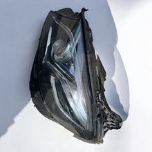 Laden Sie das Bild in den Galerie-Viewer, Frontscheinwerfer Mercedes-Benz A2139067506KZ LED Links Scheinwerfer Headlight