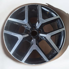 Laden Sie das Bild in den Galerie-Viewer, 1x Alufelge 18 Zoll 7.0&quot; 5x100 6F9401025B Seat Arona Rim Wheel
