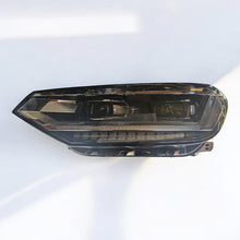 Laden Sie das Bild in den Galerie-Viewer, Frontscheinwerfer VW Touran 5H19410035 300474909 LED Links Headlight