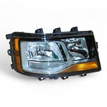 Laden Sie das Bild in den Galerie-Viewer, Frontscheinwerfer 2655841 2674383 Rechts Scheinwerfer Headlight