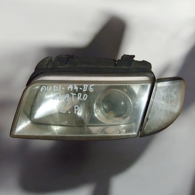 Frontscheinwerfer Audi A4 B5 Xenon Links Scheinwerfer Headlight