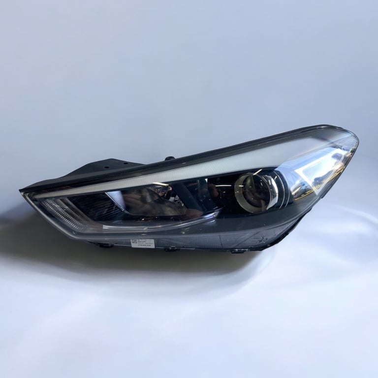 Frontscheinwerfer Hyundai Tucson 92101D7000 Links Scheinwerfer Headlight