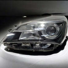 Laden Sie das Bild in den Galerie-Viewer, Frontscheinwerfer Toyota Yaris Links Scheinwerfer Headlight