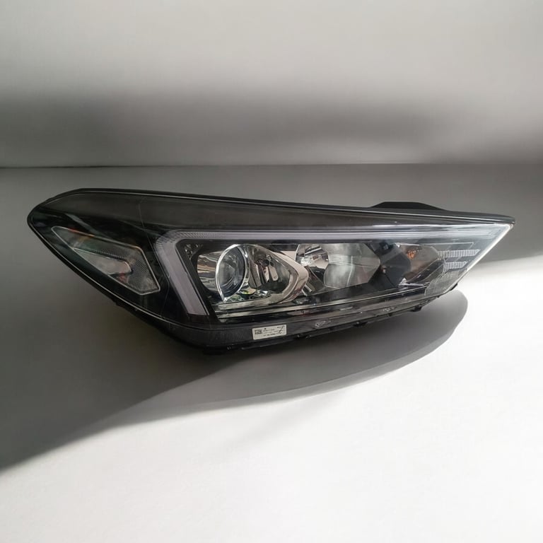 Frontscheinwerfer Hyundai Tucson 92102D7600 Rechts Scheinwerfer Headlight