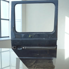 Laden Sie das Bild in den Galerie-Viewer, Tür Mercedes-Benz W463 Hinten Rechts Zum Streichen Door Porta Porte