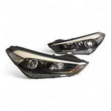 Laden Sie das Bild in den Galerie-Viewer, Frontscheinwerfer Hyundai Tucson 92101D7100 09201718 Rechts oder Links SCH4237517470rf