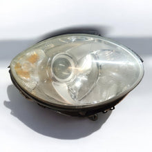 Laden Sie das Bild in den Galerie-Viewer, Frontscheinwerfer Mercedes-Benz W251 Rechts Scheinwerfer Headlight