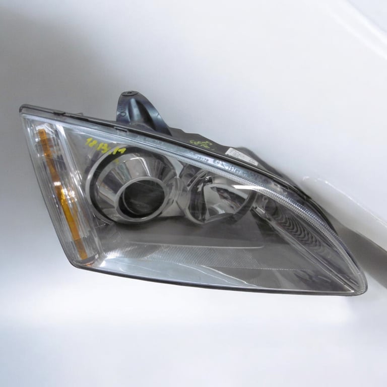 Frontscheinwerfer Ford Focus 4M51-13W029-EF Rechts Scheinwerfer Headlight