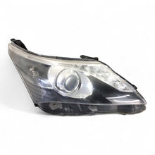 Laden Sie das Bild in den Galerie-Viewer, Frontscheinwerfer Toyota Avensis AEH296HR- Ein Stück (Rechts oder Links)