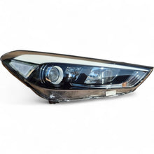 Load image into Gallery viewer, Frontscheinwerfer Hyundai Tucson 92102-D7100 Rechts Scheinwerfer Headlight SCH5726740057up