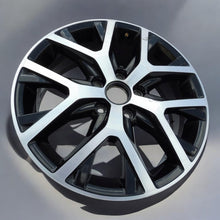 Laden Sie das Bild in den Galerie-Viewer, 1x Alufelge 17 Zoll 6.0&quot; 5x112 50ET Glanz Grau 2K5601025 Mg Caddy Rim Wheel