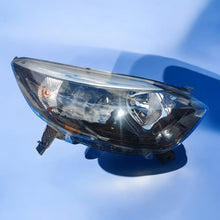 Load image into Gallery viewer, Frontscheinwerfer Renault Captur I 260105066R Rechts Scheinwerfer Headlight