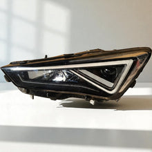 Laden Sie das Bild in den Galerie-Viewer, Frontscheinwerfer Seat Tarraco 5FJ941007J Full LED Links Scheinwerfer Headlight