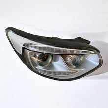 Laden Sie das Bild in den Galerie-Viewer, Frontscheinwerfer Kia Soul II 92102-E4 Rechts Scheinwerfer Headlight