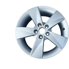 Laden Sie das Bild in den Galerie-Viewer, 1x Alufelge 15 Zoll 6.0&quot; 5x100 5J0601025AB Skoda Fabia Rim Wheel