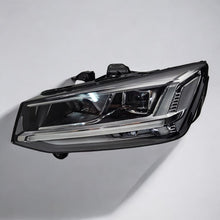 Laden Sie das Bild in den Galerie-Viewer, Frontscheinwerfer Audi Q2 81A941033 LED Links Scheinwerfer Headlight