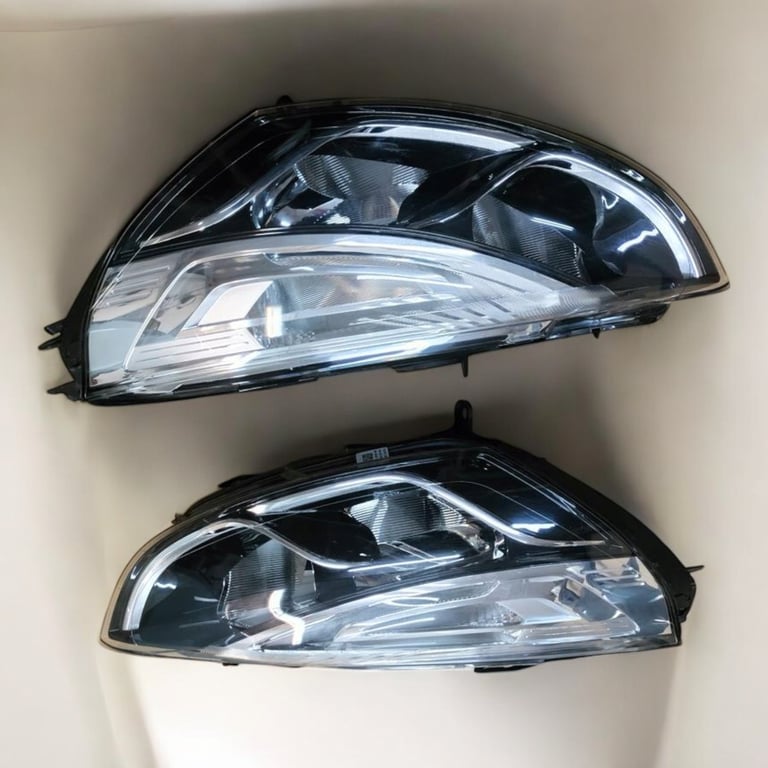 Frontscheinwerfer Renault Clio IV 260100653R Rechts Scheinwerfer Headlight SCH2002016739vs