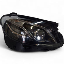 Laden Sie das Bild in den Galerie-Viewer, Frontscheinwerfer Mercedes-Benz W213 A2139067606 LED Rechts Headlight SCH2044724463lc