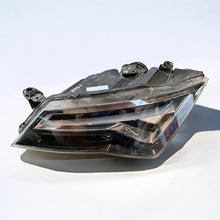 Laden Sie das Bild in den Galerie-Viewer, Frontscheinwerfer Seat Ateca 576941007B Links Scheinwerfer Headlight SCH1524180447vi