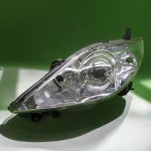 Laden Sie das Bild in den Galerie-Viewer, Frontscheinwerfer Mazda C235-51040 Xenon Links Scheinwerfer Headlight