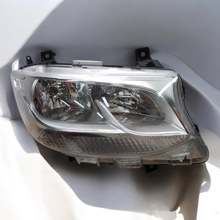 Frontscheinwerfer Mercedes-Benz Sprinter A9109060100 Rechts Headlight
