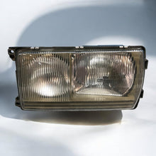 Laden Sie das Bild in den Galerie-Viewer, Frontscheinwerfer Mercedes-Benz Coupe C123 Links Scheinwerfer Headlight SCH2024566166ue