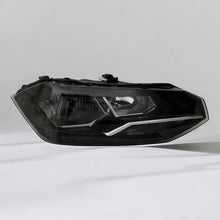 Laden Sie das Bild in den Galerie-Viewer, Frontscheinwerfer VW Polo 2G1941006 Rechts Scheinwerfer Headlight