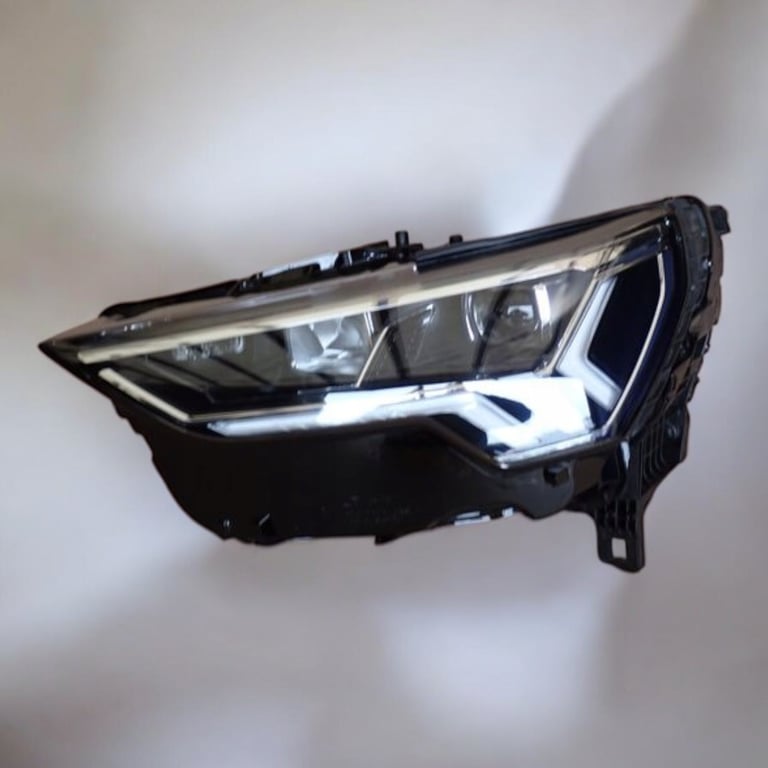 Frontscheinwerfer Audi Q3 83A941033 Links Scheinwerfer Headlight
