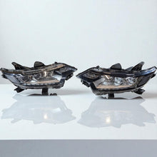 Laden Sie das Bild in den Galerie-Viewer, Frontscheinwerfer Mitsubishi Outlander III 8301C8-64 LED Rechts Headlight