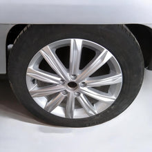 Load image into Gallery viewer, 1x Alufelge 17 Zoll 6.5" 5x112 33ET Glanz Silber 5N0601025D VW Tiguan Rim Wheel FEL8829902819ar