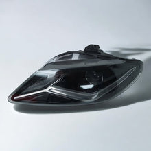 Laden Sie das Bild in den Galerie-Viewer, Frontscheinwerfer Seat Exeo 3R1941753 90019292 Links Scheinwerfer Headlight