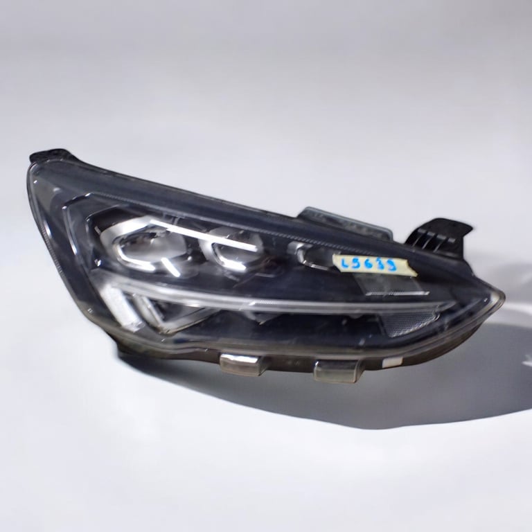 Frontscheinwerfer Ford Focus MX7B-13E014-EB Rechts Scheinwerfer Headlight SCH6633070015mk