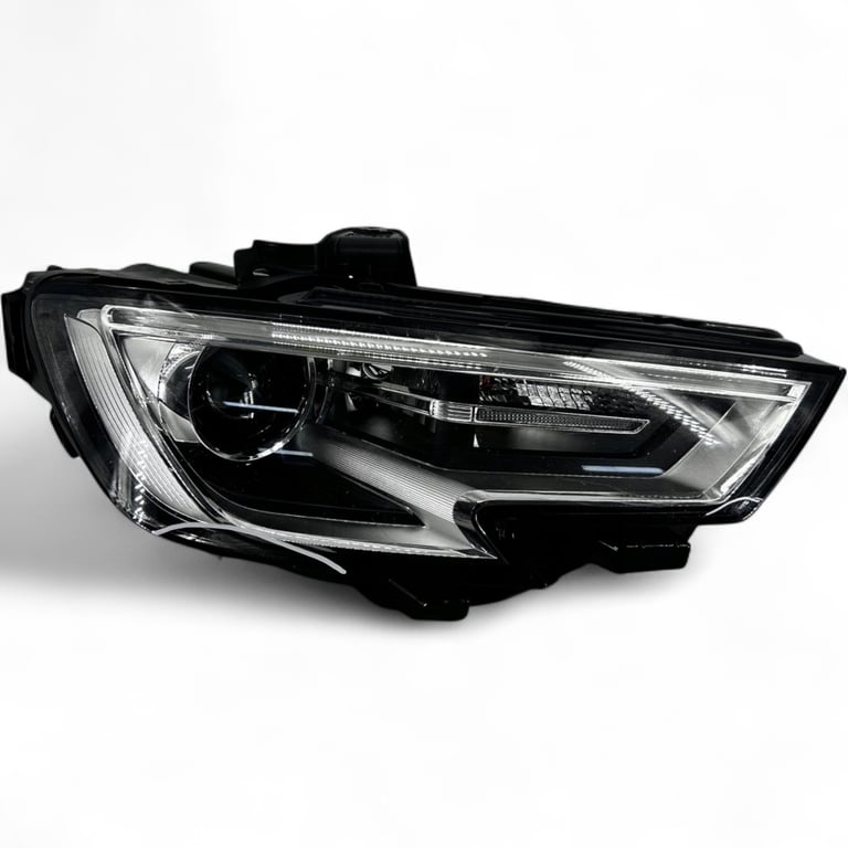 Frontscheinwerfer Audi A3 8V0941006E Xenon Ein Stück (Rechts oder Links) SCH2133636547sz